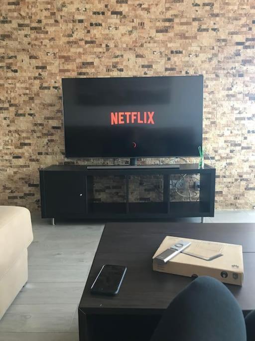 70 Sqm Apartment With Seaview In Arenales Del Sol. Eksteriør billede