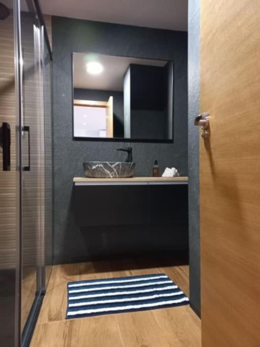 70 Sqm Apartment With Seaview In Arenales Del Sol. Eksteriør billede